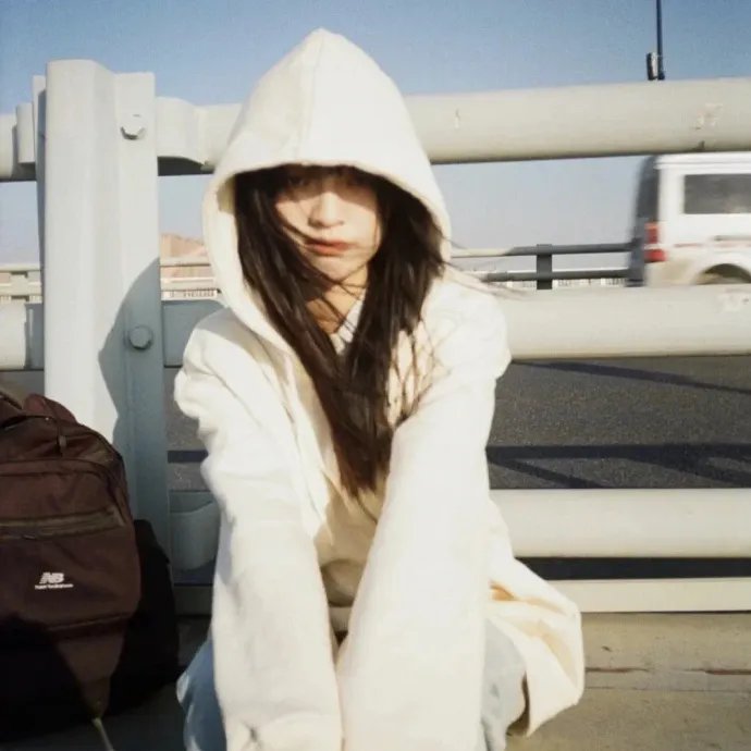 别低头王冠会掉